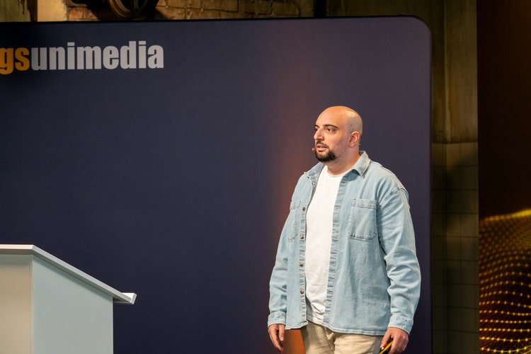 Habib Awada on Stage