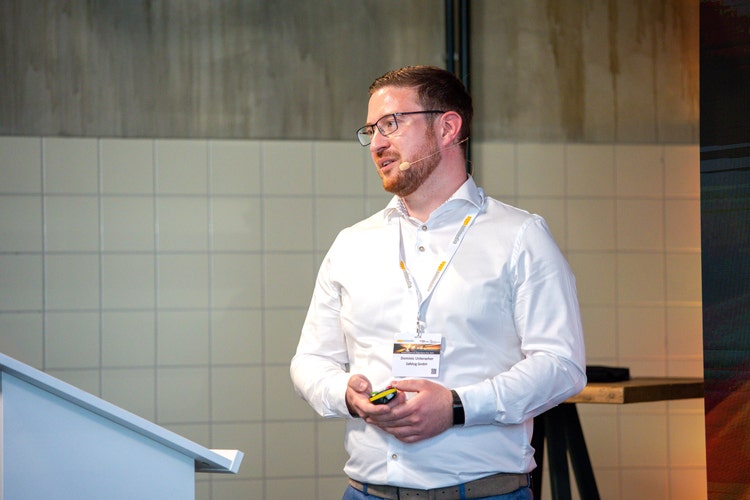 Mathias Behounek on Stage